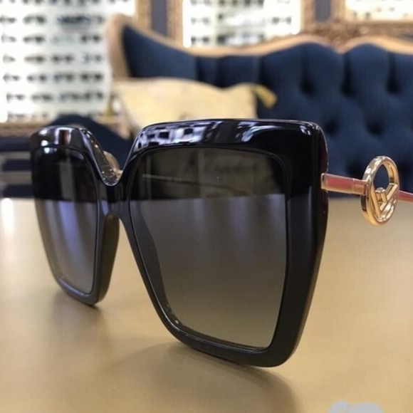 FENDI Sunglasses 2020 Collection - Picture 3 of 5